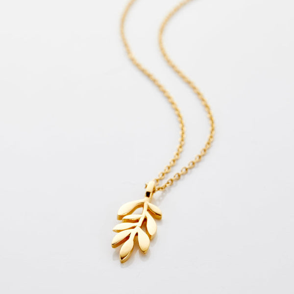 Collier vintage, perles en bois d'olivier, fermoir twist - France Collier vintage, perles en bois d'olivier, fermoir twist - France